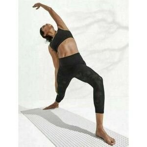 Athleta Phenom Camo 7/8 Tight Leggings Black Yoga Workout Pant SZ. M